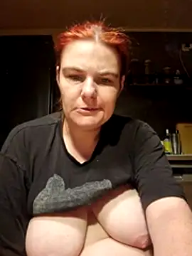 Snapshot of GoldenWifee chatting on July 15, 2026, 4:19 am GoldenWifee online show from July 15, 2026, 4:19 am