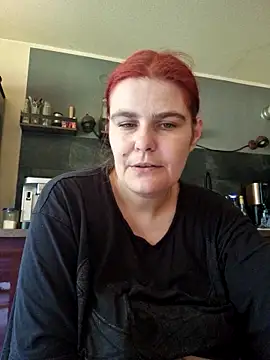 Snapshot of GoldenWifee chatting on June 23, 2026, 5:38 am GoldenWifee online show from June 23, 2026, 5:38 am