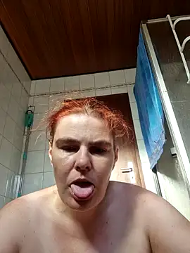 Snapshot of GoldenWifee chatting on July 26, 2026, 4:36 pm GoldenWifee online show from July 26, 2026, 4:36 pm