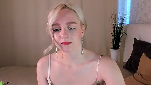 Snapshot of Chloe-Deccer chatting on June 29, 2026, 1:12 am Chloe-Deccer online show from June 29, 2026, 1:12 am