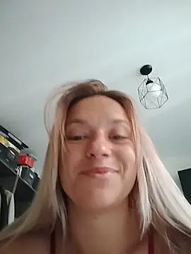 Snapshot of NinaHola chatting on June 8, 2026, 12:49 pm NinaHola online show from June 8, 2026, 12:49 pm