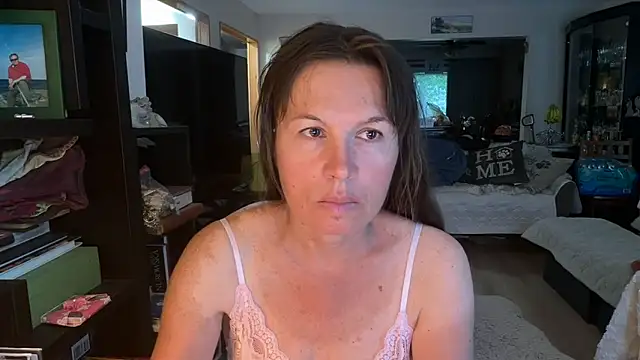 Snapshot of monikam82 chatting on June 7, 2026, 10:09 am monikam82 online show from June 7, 2026, 10:09 am