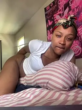 Snapshot of Prettywettkittycc chatting on June 10, 2026, 5:03 pm Prettywettkittycc online show from June 10, 2026, 5:03 pm