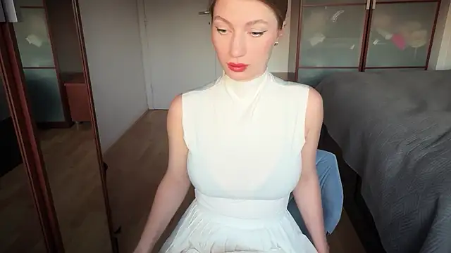 evelene online show from June 29, 2026, 7:57 pm