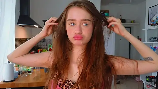 AliviaWithLove online show from June 18, 2026, 8:35 am