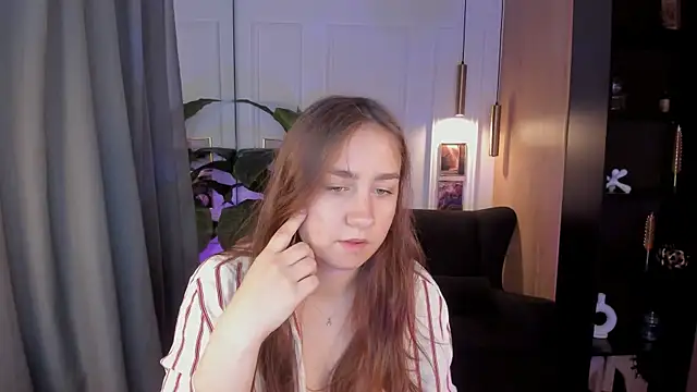 polly bloomm online show from July 15, 2026, 5:14 am