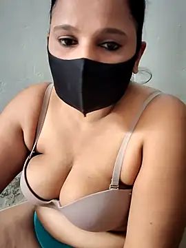 Snapshot of Lusty_mussty chatting on June 11, 2026, 5:15 am Lusty mussty online show from June 11, 2026, 5:15 am