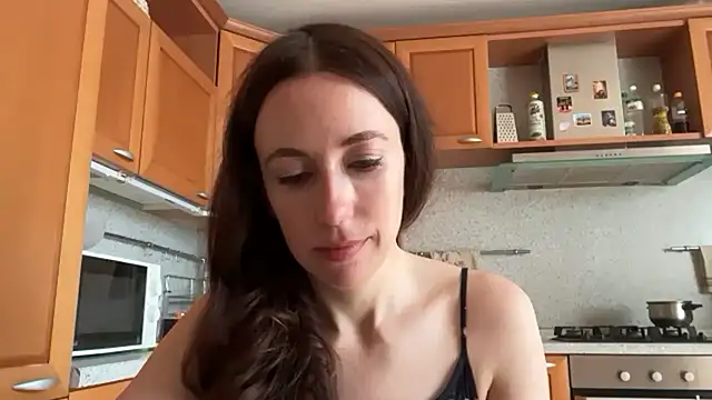 Flamingo Queen online show from June 27, 2026, 7:47 am