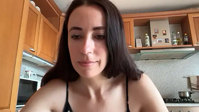 Flamingo Queen online show from July 4, 2026, 5:36 am