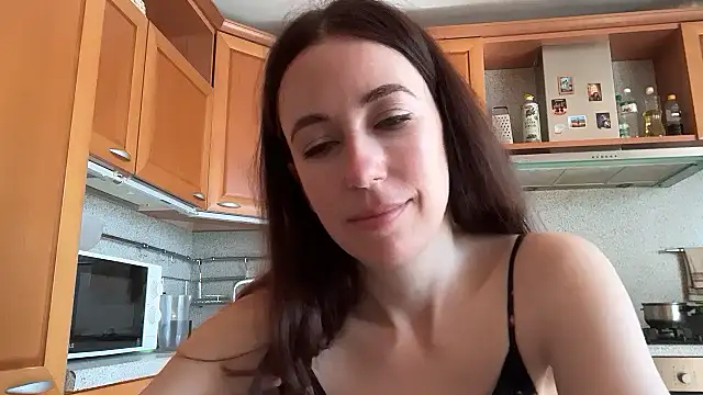 Flamingo Queen online show from June 12, 2026, 6:22 am