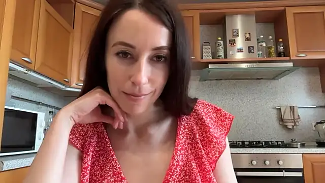 Flamingo Queen online show from June 17, 2026, 2:38 pm