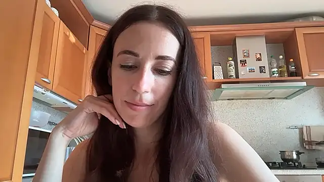 Flamingo Queen online show from July 14, 2026, 4:28 am