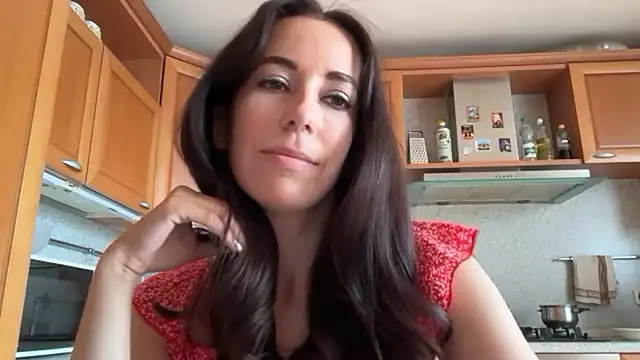 Flamingo Queen online show from July 6, 2026, 5:58 am