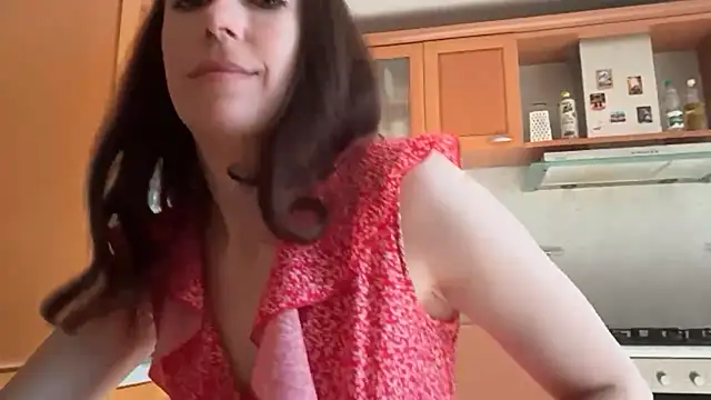 Flamingo Queen online show from July 25, 2026, 5:15 am