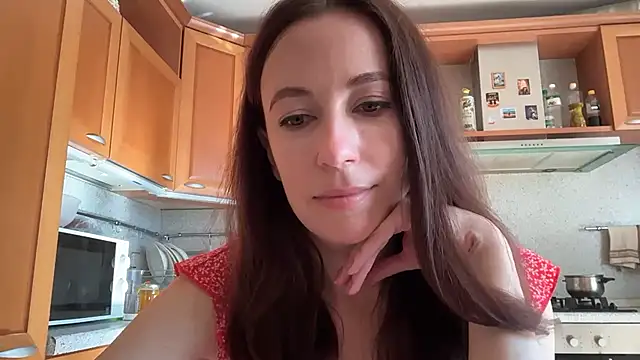 Flamingo Queen online show from June 23, 2026, 5:05 am
