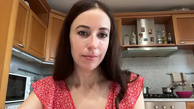 Flamingo Queen online show from July 28, 2026, 5:26 am