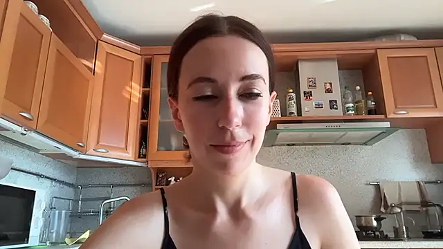 Flamingo Queen online show from August 7, 2026, 5:02 am
