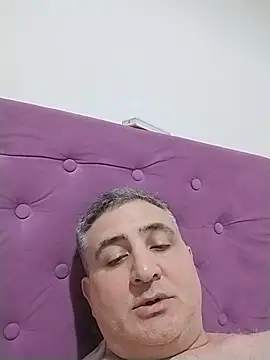 sedentalmaduro online show from June 11, 2026, 2:53 am