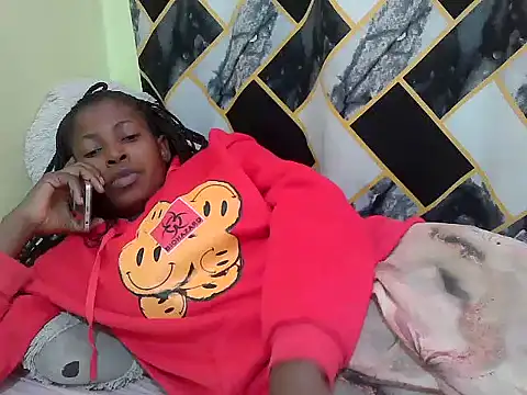 Snapshot of lilmomaa chatting on July 1, 2026, 11:32 am lilmomaa online show from July 1, 2026, 11:32 am