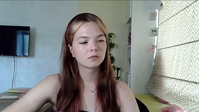 Snapshot of AvrilGillig chatting on July 15, 2026, 7:37 am AvrilGillig online show from July 15, 2026, 7:37 am