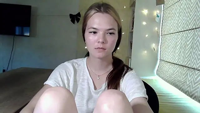 Snapshot of AvrilGillig chatting on June 26, 2026, 2:56 pm AvrilGillig online show from June 26, 2026, 2:56 pm