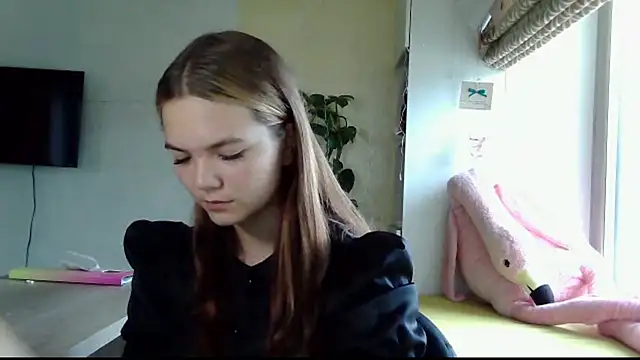 Snapshot of AvrilGillig chatting on July 19, 2026, 9:39 am AvrilGillig online show from July 19, 2026, 9:39 am
