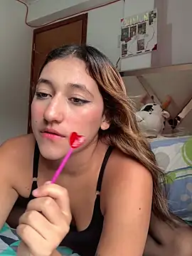 Snapshot of mariee- chatting on June 15, 2026, 7:24 pm mariee- online show from June 15, 2026, 7:24 pm
