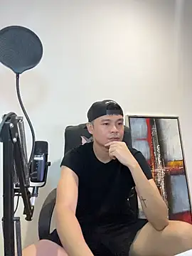 Snapshot of clarkdangerous chatting on June 19, 2026, 12:11 pm clarkdangerous online show from June 19, 2026, 12:11 pm
