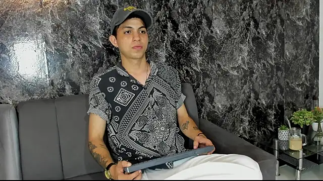 cameron lux77 online show from July 29, 2026, 3:39 am