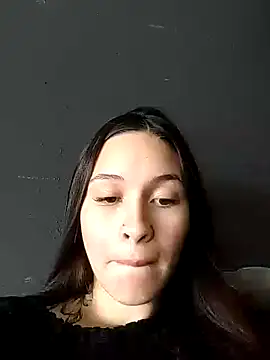 amina hott online show from June 8, 2026, 6:08 pm