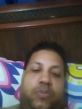 Snapshot of BustlingShirt chatting on June 14, 2026, 2:24 am BustlingShirt online show from June 14, 2026, 2:24 am