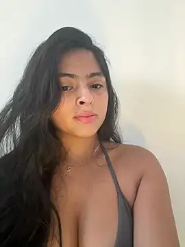Snapshot of canelareina chatting on July 15, 2026, 8:27 pm canelareina online show from July 15, 2026, 8:27 pm