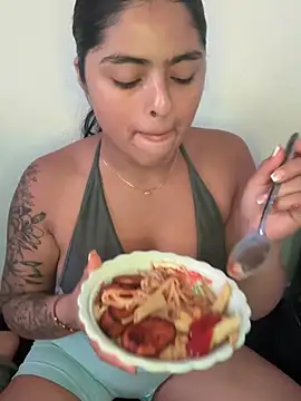 Snapshot of canelareina chatting on July 8, 2026, 9:26 pm canelareina online show from July 8, 2026, 9:26 pm