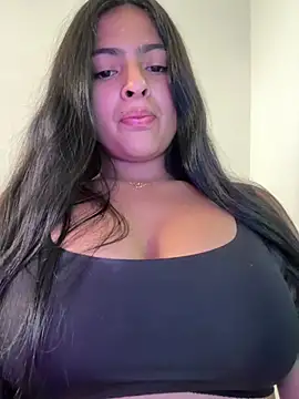 Snapshot of canelareina chatting on June 17, 2026, 8:19 pm canelareina online show from June 17, 2026, 8:19 pm