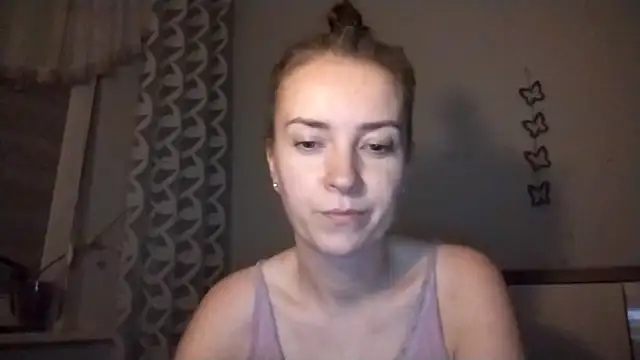 Snapshot of JenniferAlone chatting on July 26, 2026, 8:27 pm JenniferAlone online show from July 26, 2026, 8:27 pm