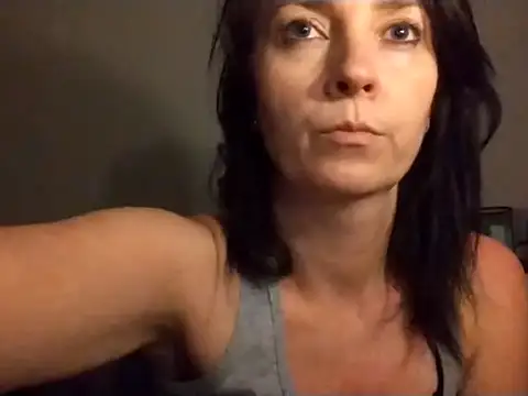 Snapshot of JenniferAlone chatting on July 8, 2026, 9:04 pm JenniferAlone online show from July 8, 2026, 9:04 pm