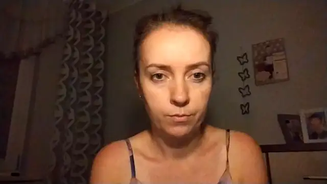 Snapshot of JenniferAlone chatting on July 3, 2026, 8:26 pm JenniferAlone online show from July 3, 2026, 8:26 pm