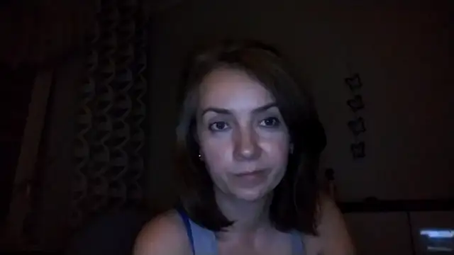 Snapshot of JenniferAlone chatting on July 31, 2026, 8:39 pm JenniferAlone online show from July 31, 2026, 8:39 pm