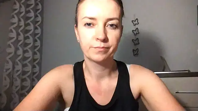 Snapshot of JenniferAlone chatting on July 19, 2026, 8:16 pm JenniferAlone online show from July 19, 2026, 8:16 pm