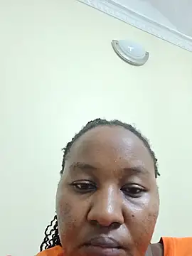 Snapshot of prettyniavibes chatting on June 8, 2026, 6:08 pm prettyniavibes online show from June 8, 2026, 6:08 pm