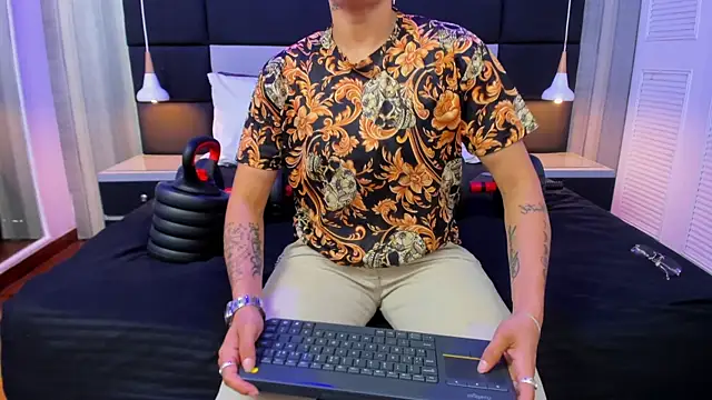Pixelriott online show from July 28, 2026, 8:23 pm