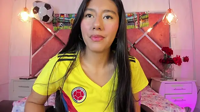 Carla Alvez online show from June 23, 2026, 2:26 pm