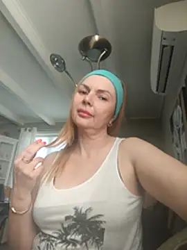 Snapshot of Milka_Ray chatting on June 15, 2026, 3:34 pm Milka Ray online show from June 15, 2026, 3:34 pm