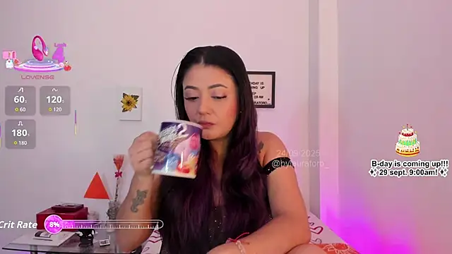 LauraToro  online show from September 24, 2025, 5:19 pm