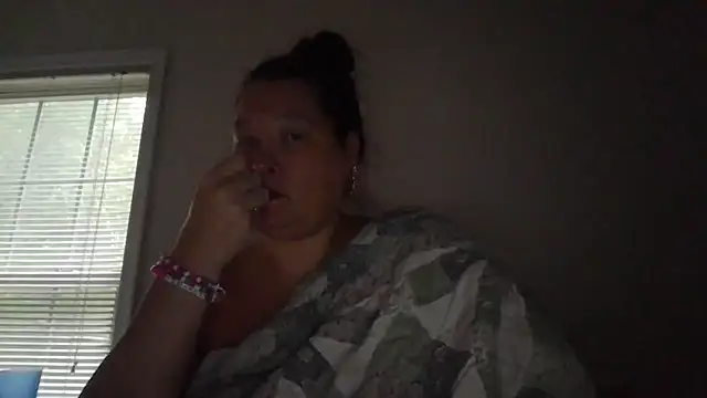 Snapshot of NUTTERBUTTA chatting on August 2, 2026, 11:13 pm NUTTERBUTTA online show from August 2, 2026, 11:13 pm