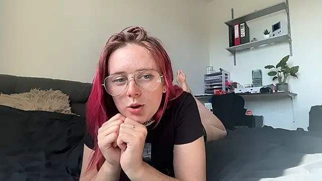 LeaLoveXXX online show from June 22, 2026, 7:27 am