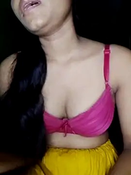 Snapshot of Ishaniya chatting on July 13, 2026, 9:14 pm Ishaniya online show from July 13, 2026, 9:14 pm