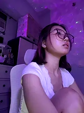 urgrl portia online show from June 17, 2026, 11:09 am