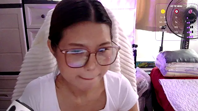 urgrl portia online show from July 24, 2026, 9:49 am