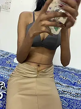 Cute rubii  online show from July 27, 2026, 5:20 pm